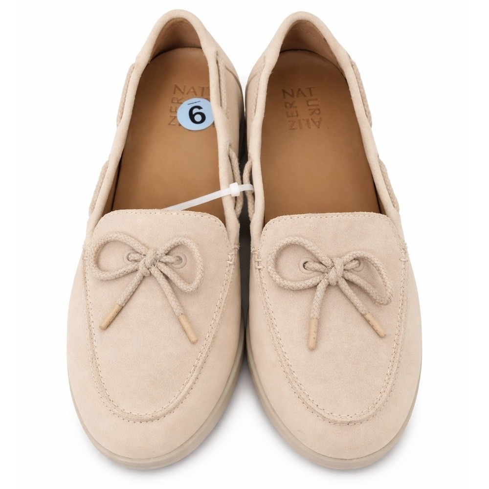 Naturalizer Womens Beige Suede Boat Shoe Loafers Moc Toe Bow Slip On Size 9